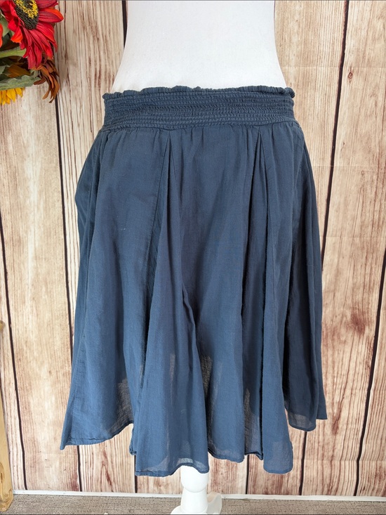 Banana Republic Dresses & Skirts - Banana Republic Flowy Blue Skirt with Elastic Waistband Lightweight A-Line Med.